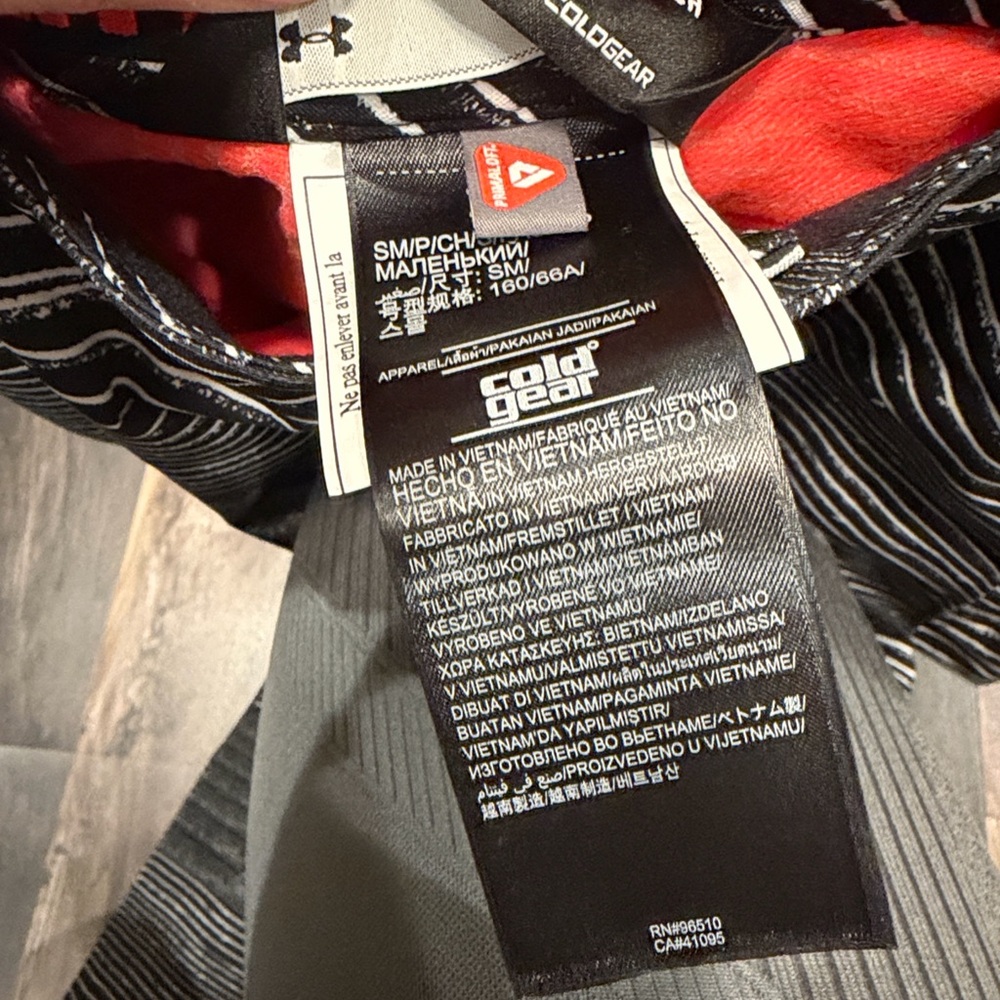 Under Armour Women’s ColdGear® Infrared Chutes Snow Pants - Picture 8 of 8